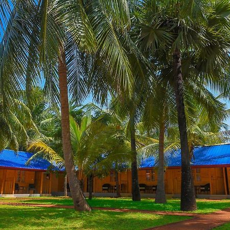 ホテル Trinco Relax Hut トリンコマリー エクステリア 写真