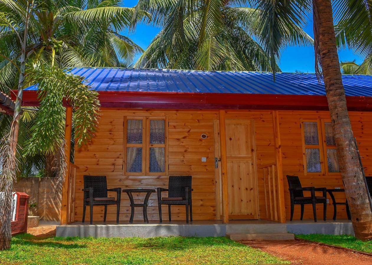 ホテル Trinco Relax Hut トリンコマリー エクステリア 写真