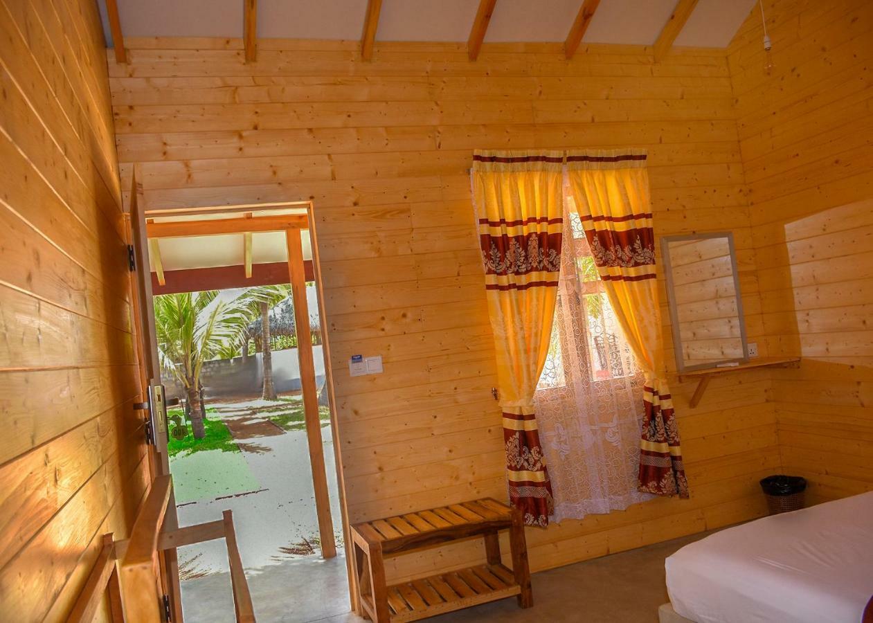 ホテル Trinco Relax Hut トリンコマリー エクステリア 写真